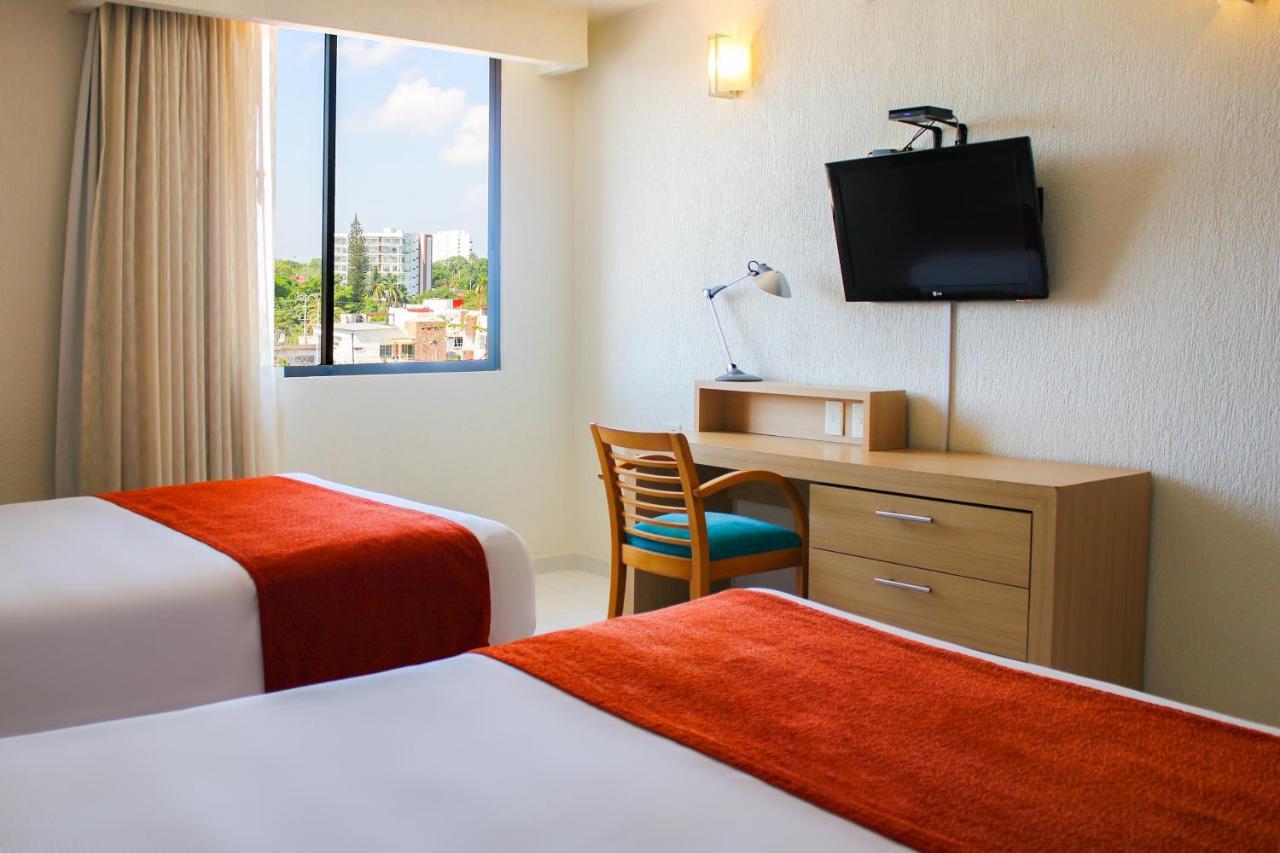 Hotel & Suites Real Del Lago Villahermosa Extérieur photo