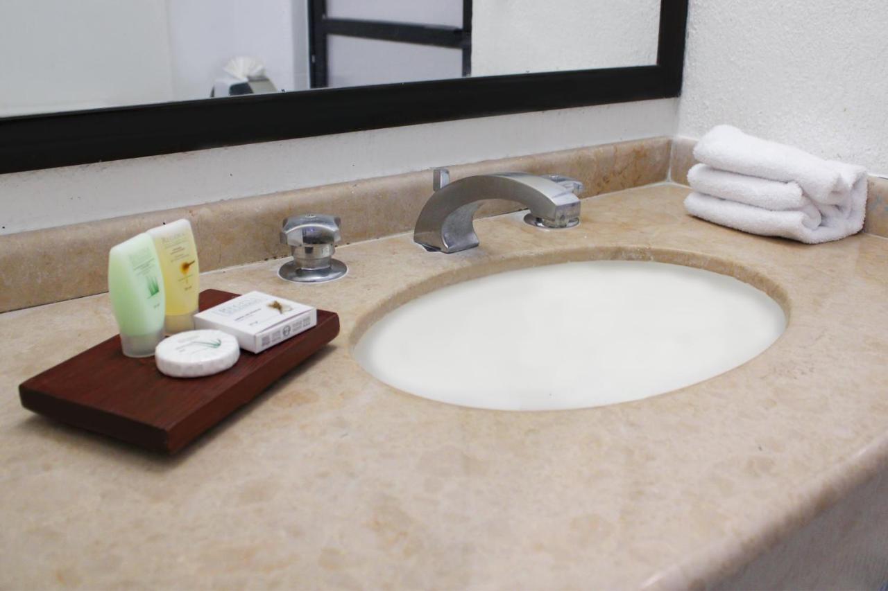 Hotel & Suites Real Del Lago Villahermosa Extérieur photo