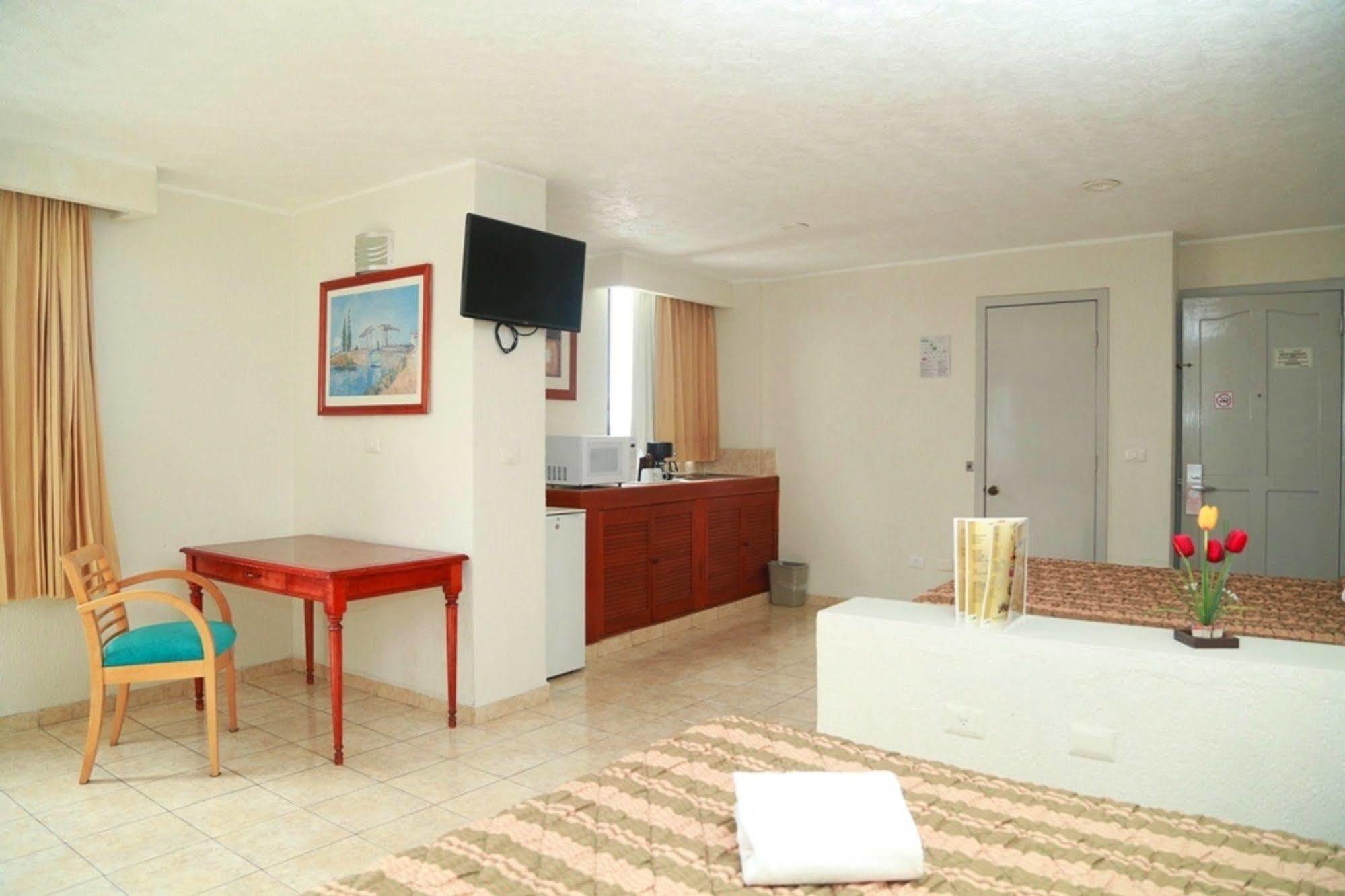 Hotel & Suites Real Del Lago Villahermosa Extérieur photo