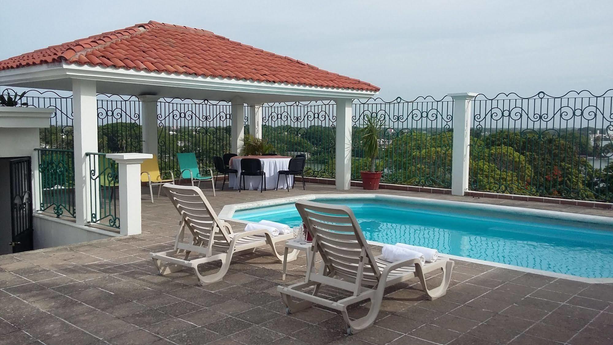 Hotel & Suites Real Del Lago Villahermosa Extérieur photo