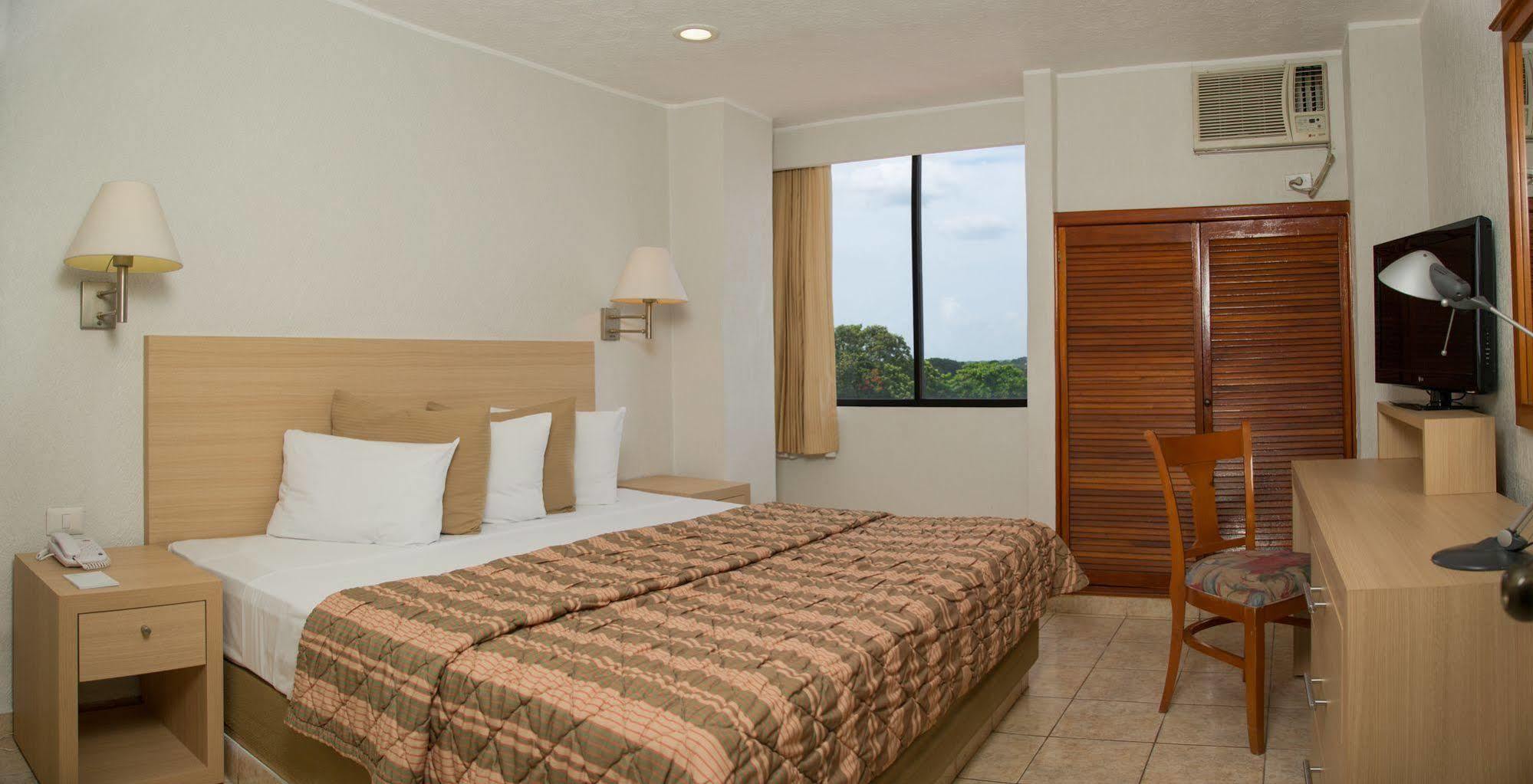 Hotel & Suites Real Del Lago Villahermosa Extérieur photo